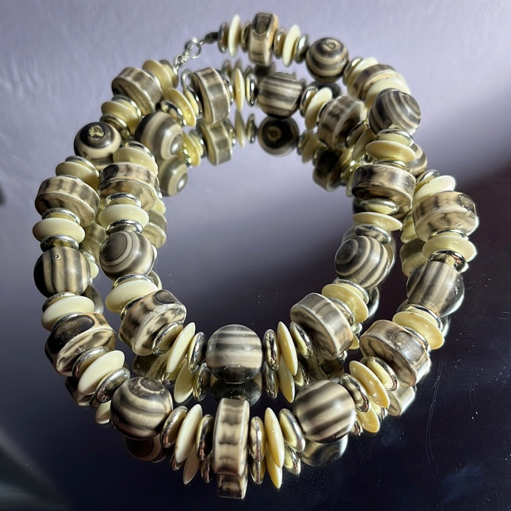 BEADED NECKLACE